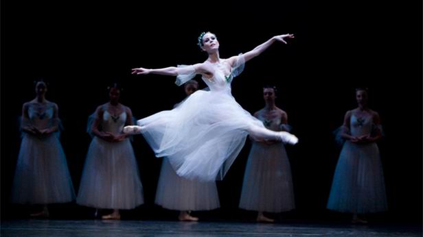 Giselle by Dutch National Ballet