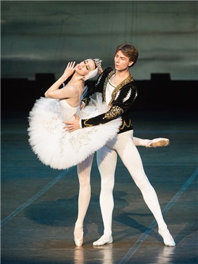Bolshoi Opera and Ballet Theater - Swan Lake