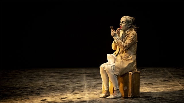 French Dance Drama - May B